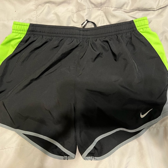 8 pairs of athletic shorts! Selling as a bundle all in good condition - Picture 9 of 16